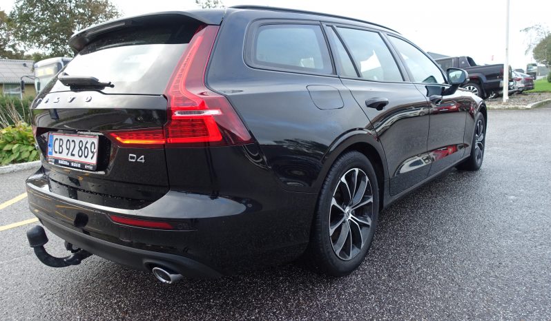 
								VOLVO V60 2,0 D4 190 Momentum aut. 5d full									